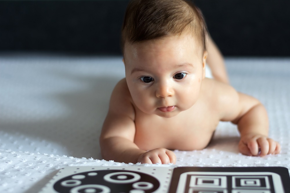 Why Black and White Patterns Are Actually Good for Your Baby's Brain